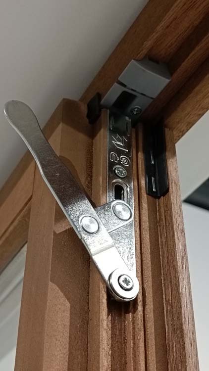 Houten draairaam 2-vleugels Meranti Trae 55mm maatwerk Houten draairaam 2-vleugels Meranti Trae 55mm maatwerk