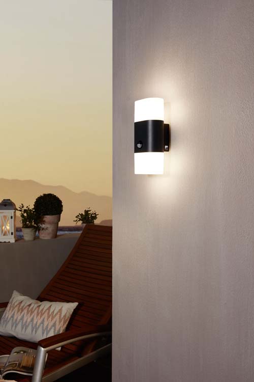 Eclairage salle de bains applique murale anthracite senseur IP44
