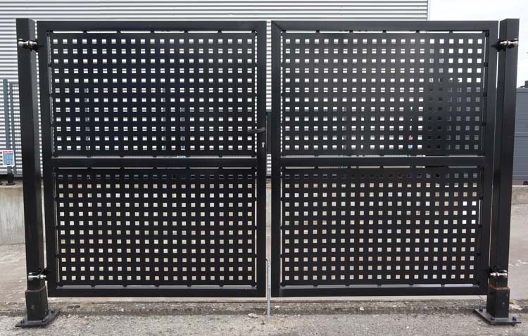 Dubbele draaipoort geperforeerd staal zwart 175x300cm Dubbele draaipoort geperforeerd staal zwart 175x300cm